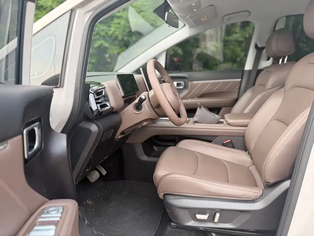 Wuling Xingguang 730 New Energy — миниатюра 8