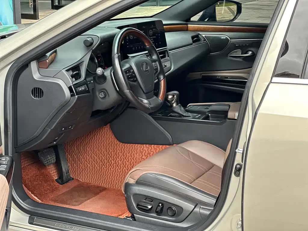 Lexus ES — миниатюра 11