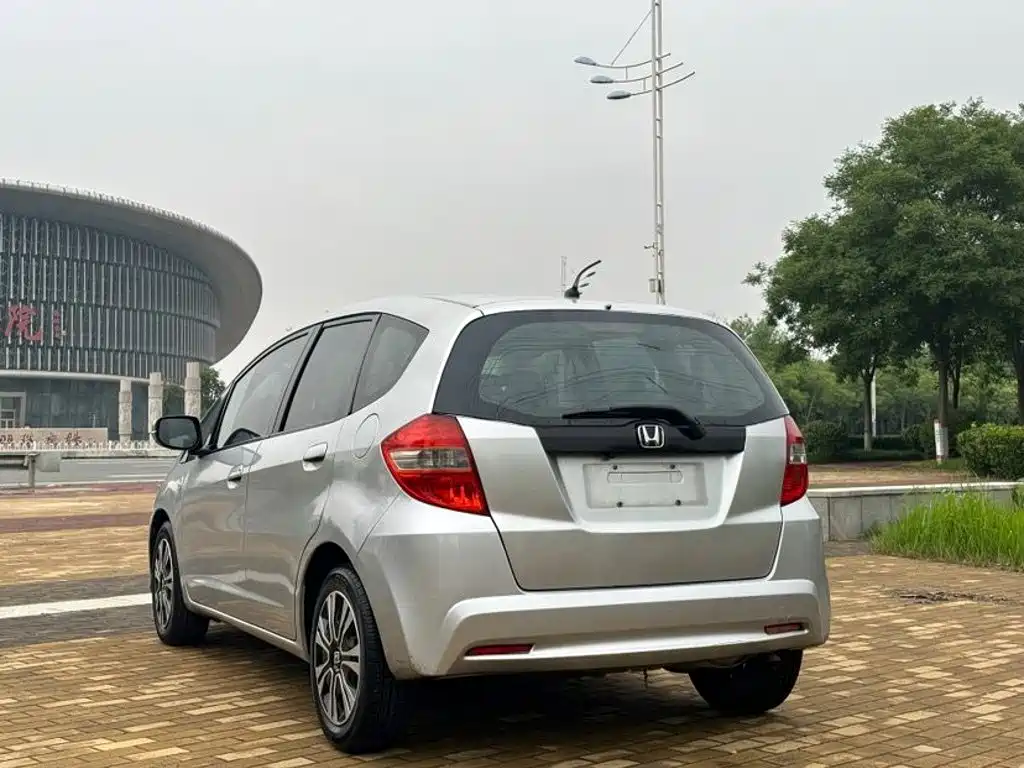 Honda Fit — миниатюра 6