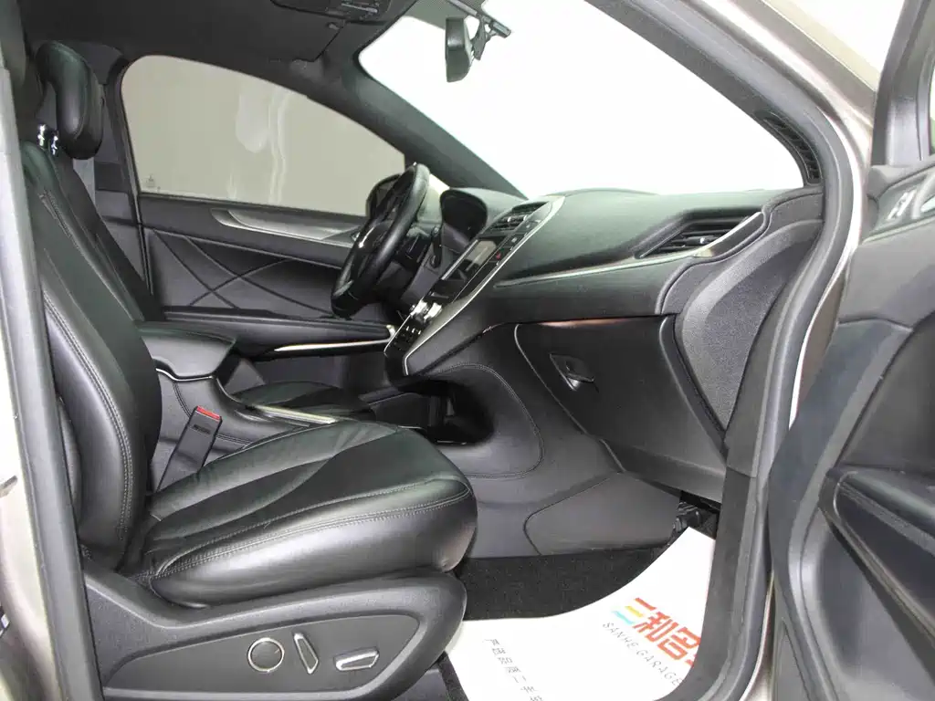 Lincoln MKC — миниатюра 10
