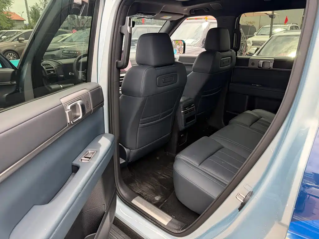 Fangchengbao Leopard 7 7 2025 200KM Max