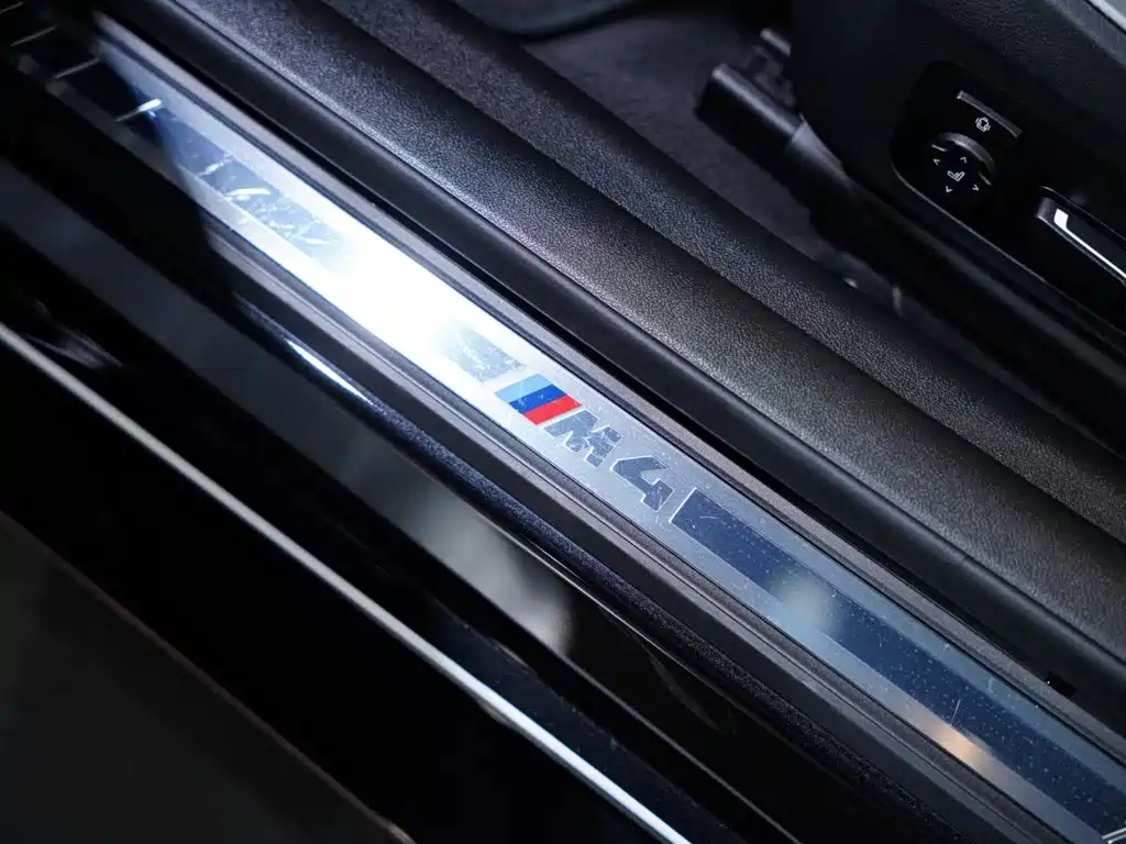 BMW M4 — миниатюра 23