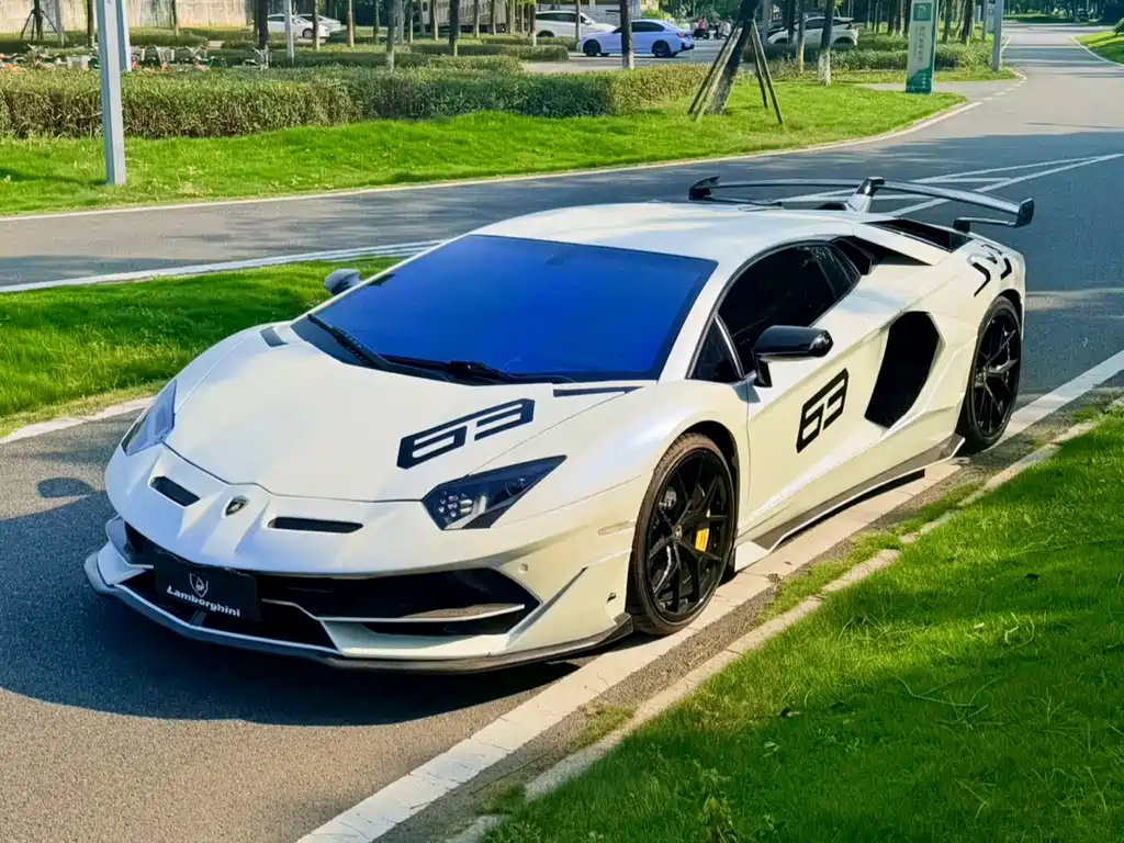 Lamborghini Aventador — миниатюра 20