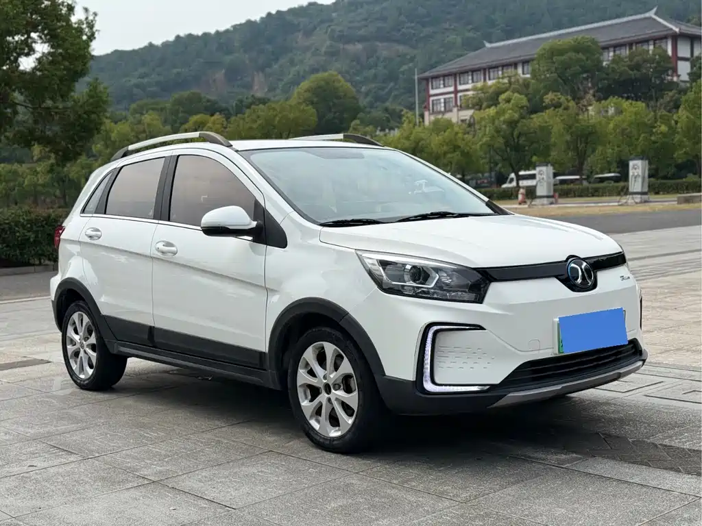 BAIC New Energy EC5 — миниатюра 2