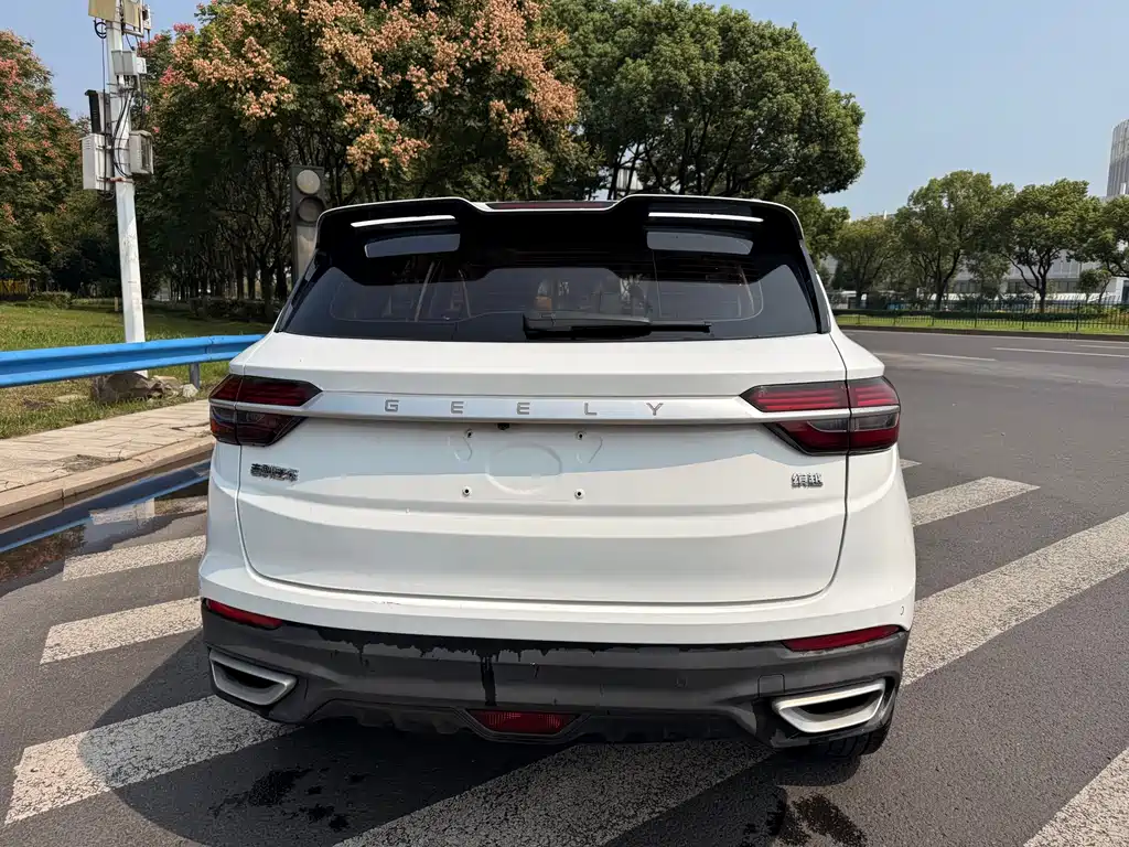 Geely Binyue — миниатюра 5