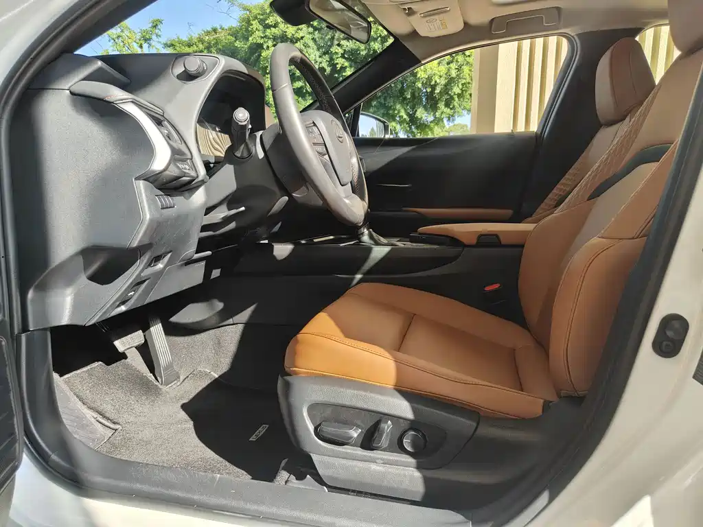 Lexus UX — миниатюра 4