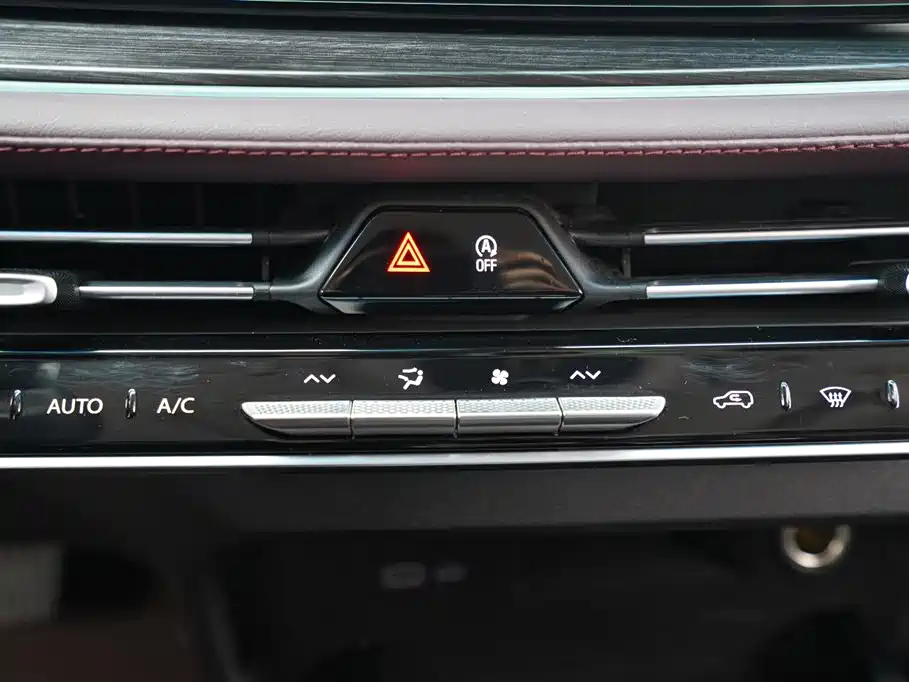 Buick Century 2023 2.0T мест