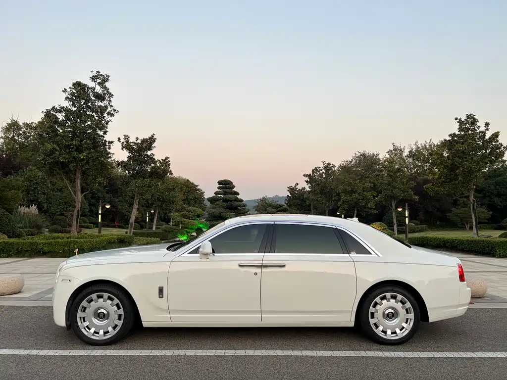 Rolls-Royce Ghost 2015 Series II Long Wheelbase