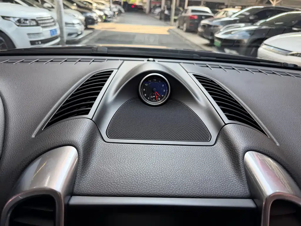 Porsche Cayenne — миниатюра 18