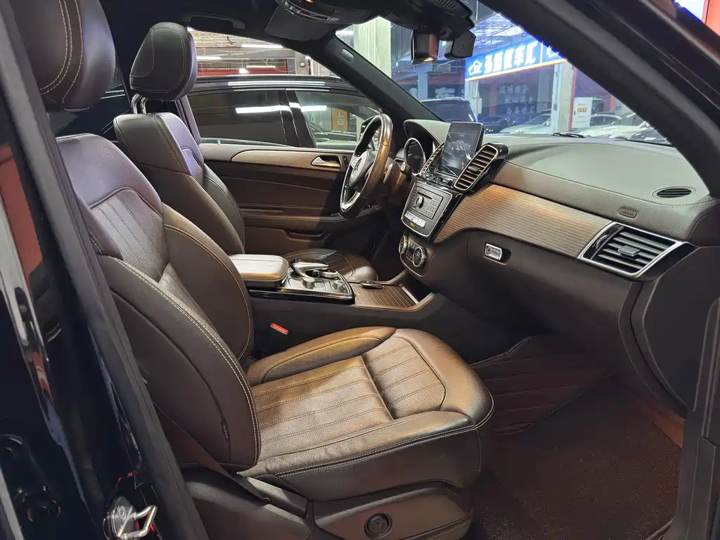 Mercedes-Benz GLS — миниатюра 11