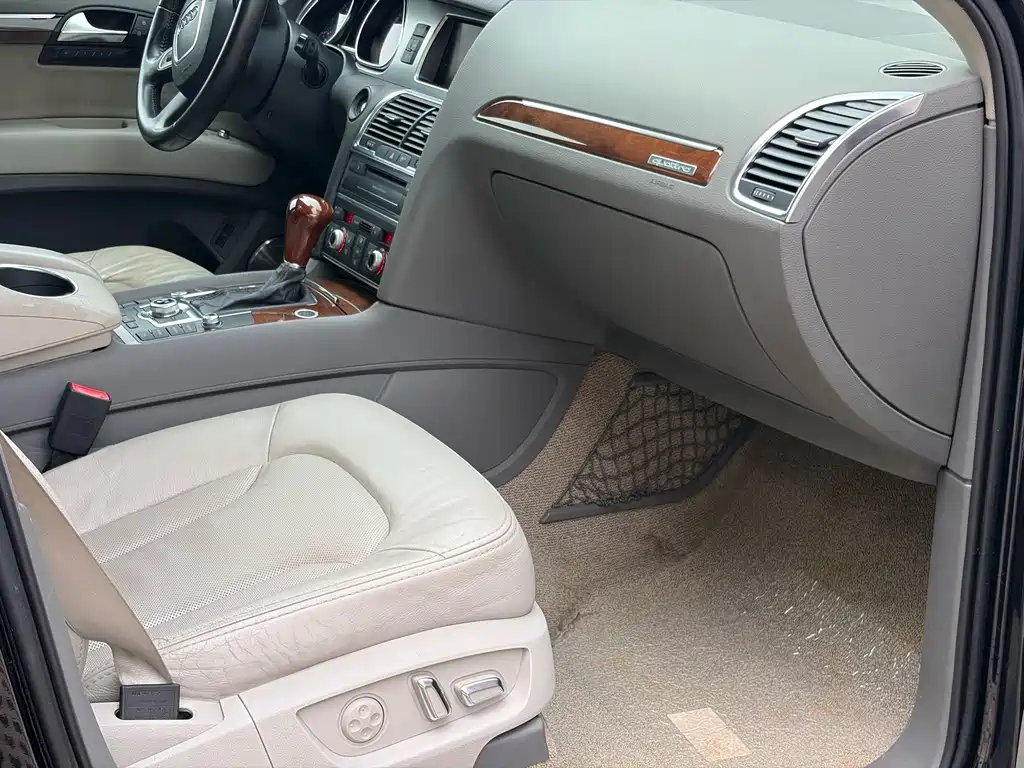 Audi Q7 — миниатюра 24