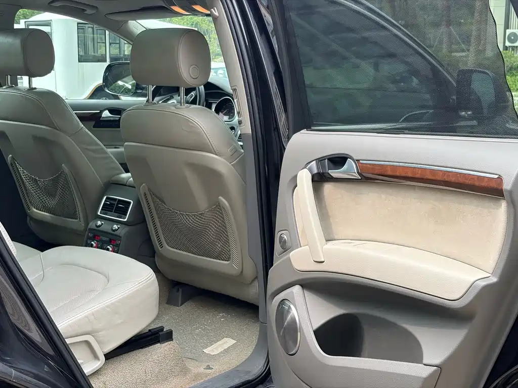 Audi Q7 — миниатюра 23