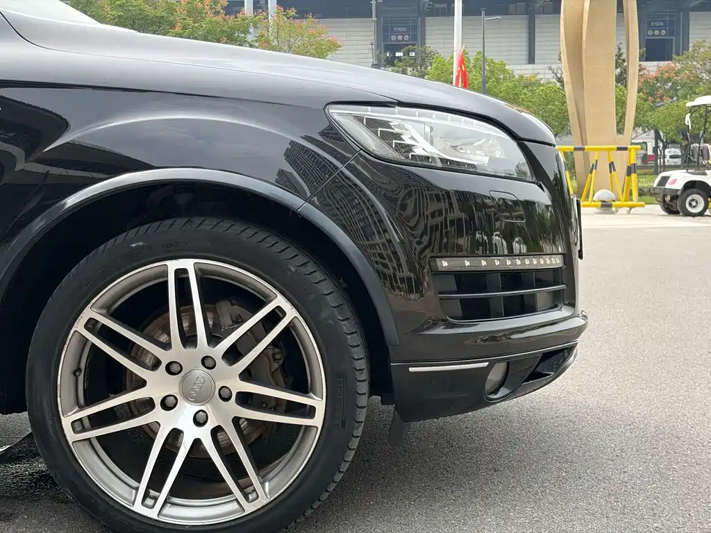 Audi Q7 — миниатюра 10
