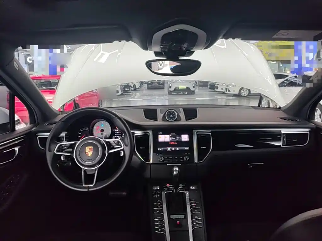 Porsche Macan — миниатюра 10