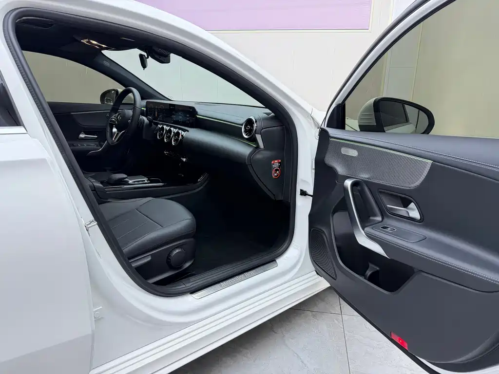 Mercedes-Benz A-Class — миниатюра 21