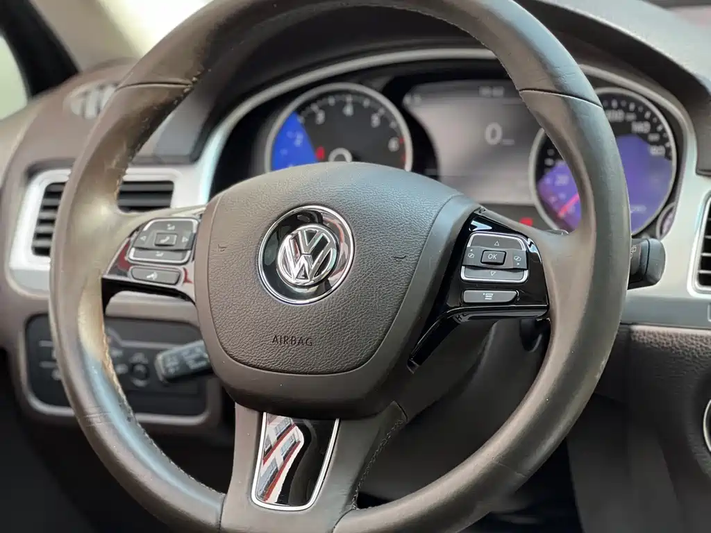 Volkswagen Touareg — миниатюра 12