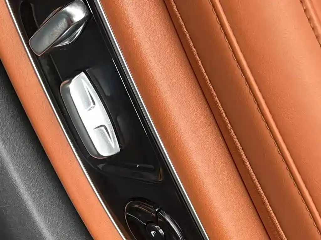 Li Auto Li L8 — миниатюра 16