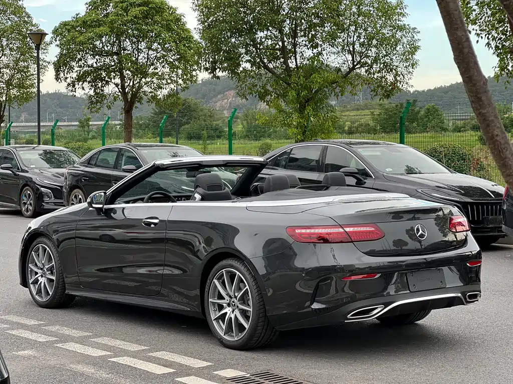 MERCEDES-BENZ E CLASS