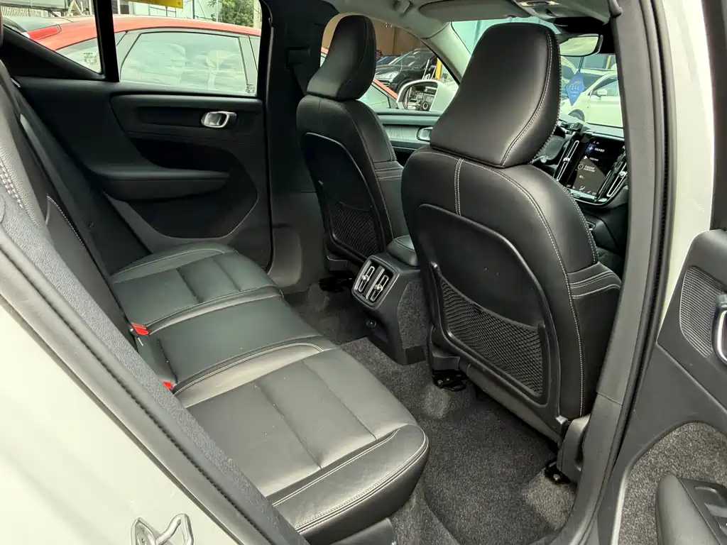 Volvo XC40 2022 T4 Luxury