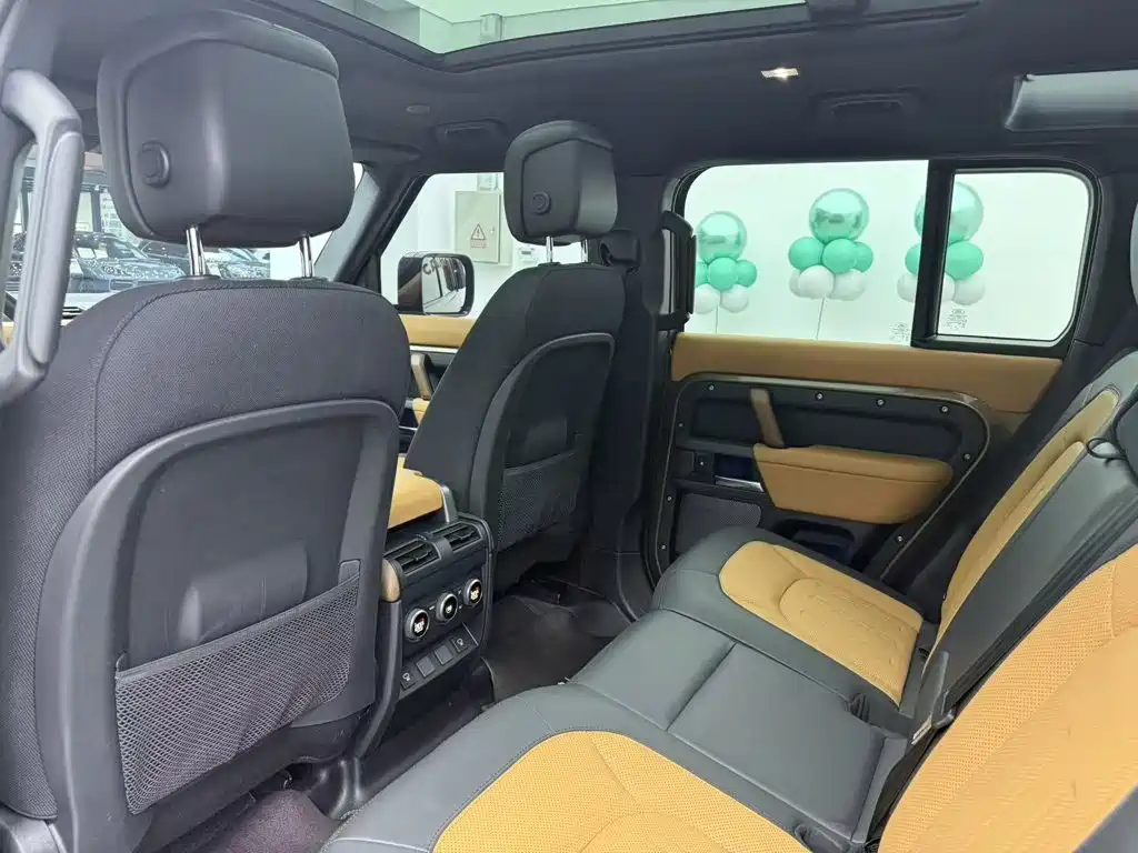 Land Rover Defender — миниатюра 21