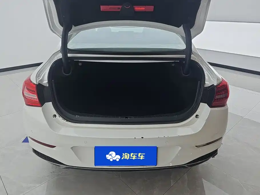 Hongqi Hongqi H5 — миниатюра 4
