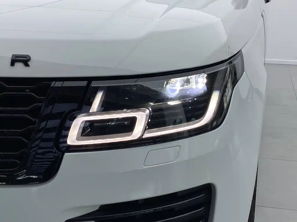 Land Rover Range Rover — миниатюра 4