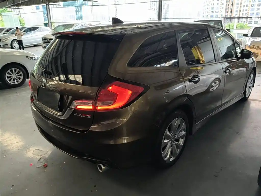 Honda Jade 2017 1.8L AT Comfort 5 мест
