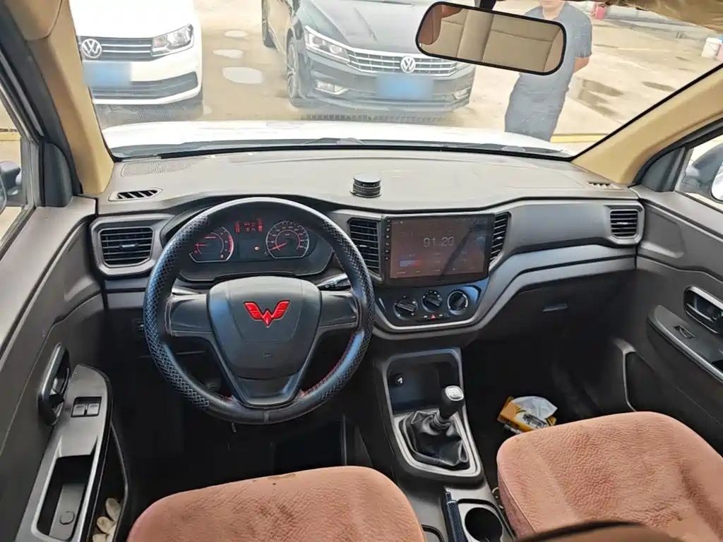 Wuling Hongguang V — миниатюра 10