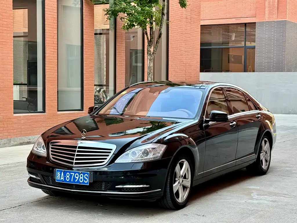 Mercedes-Benz S-Class 2010