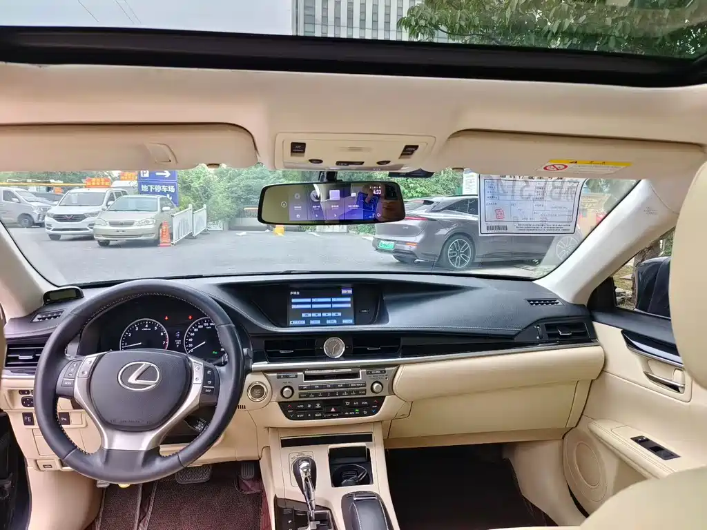 Lexus ES — миниатюра 5