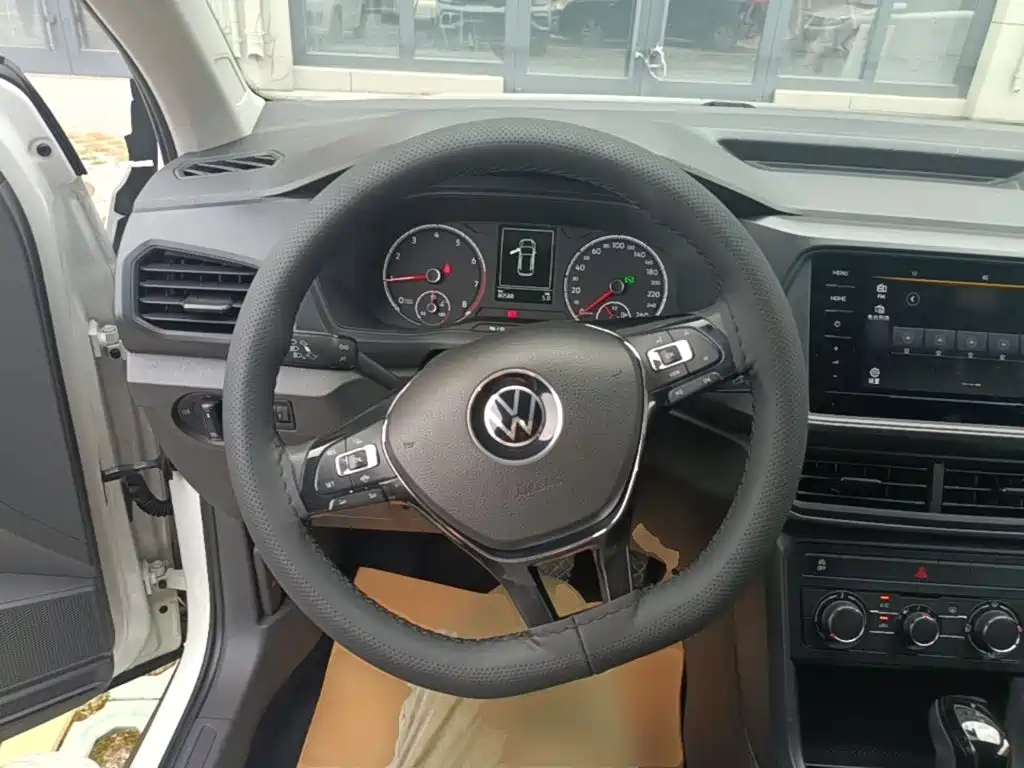 Volkswagen T-Cross — миниатюра 11