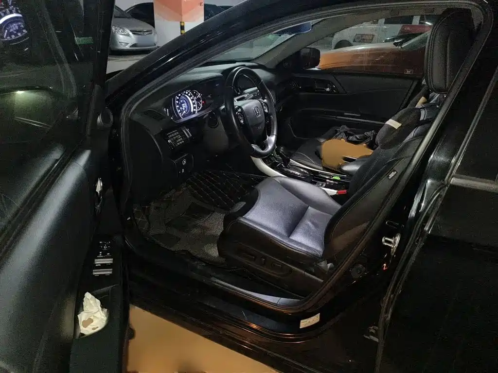 Honda Accord — миниатюра 14