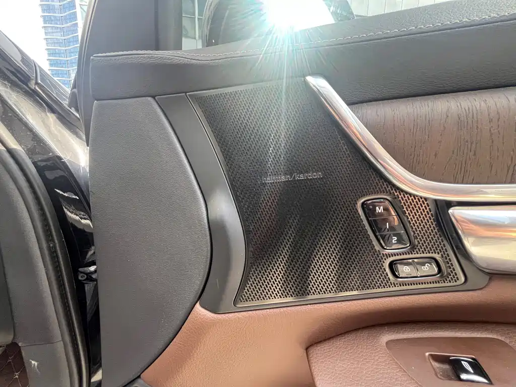 Volvo S90 — миниатюра 9