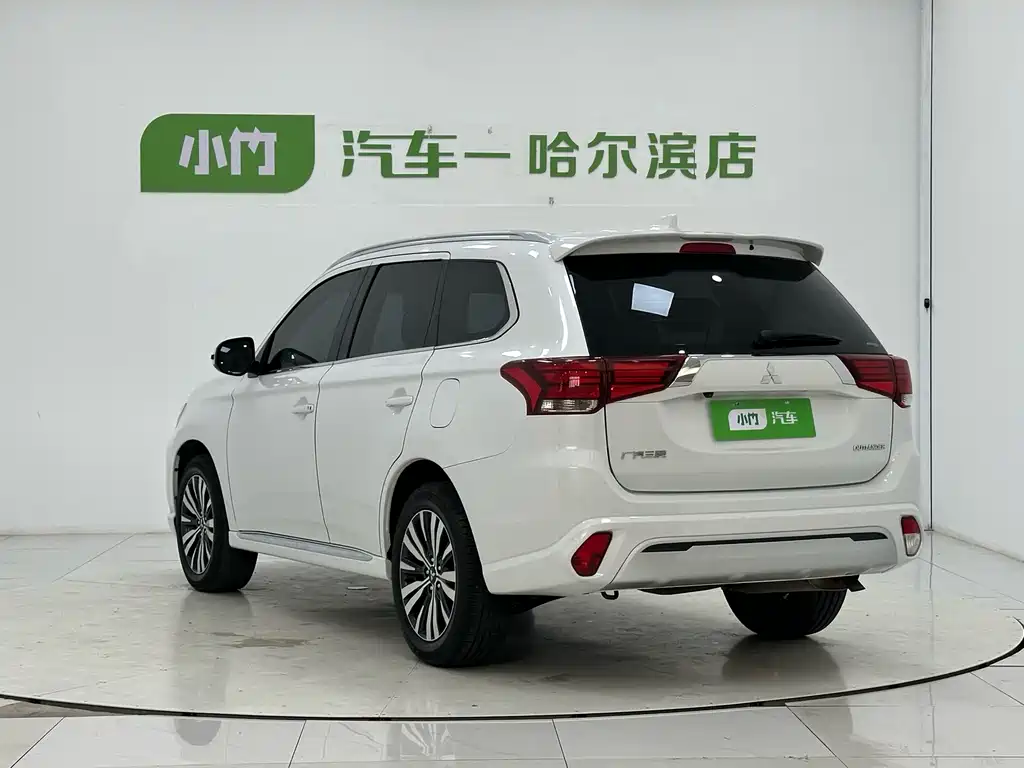 Mitsubishi Outlander — миниатюра 4