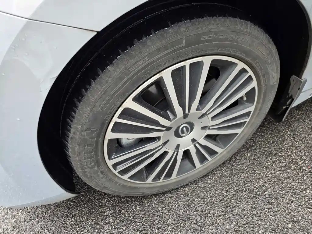 GAC Motor 传祺E8 PHEV — миниатюра 24