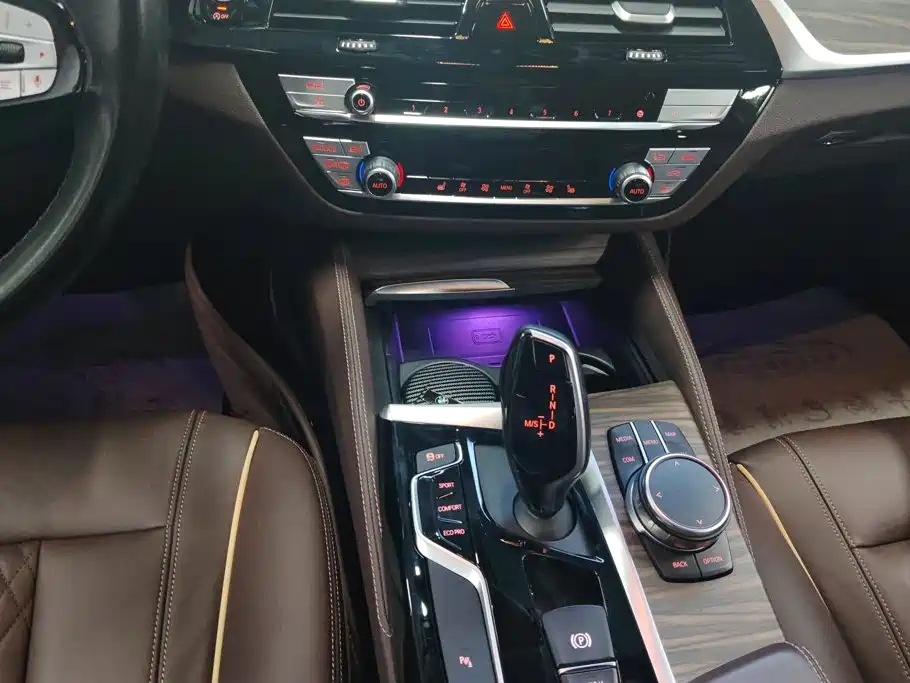 BMW 5 Series — миниатюра 16
