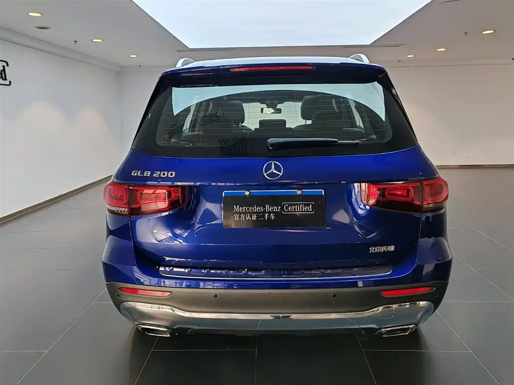 MERCEDES-BENZ GLB