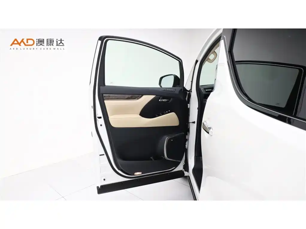 Toyota Alphard — миниатюра 11