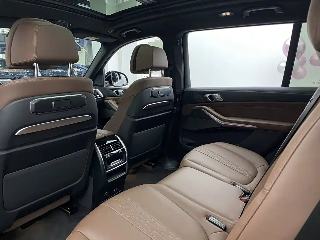 BMW X7 — миниатюра 33