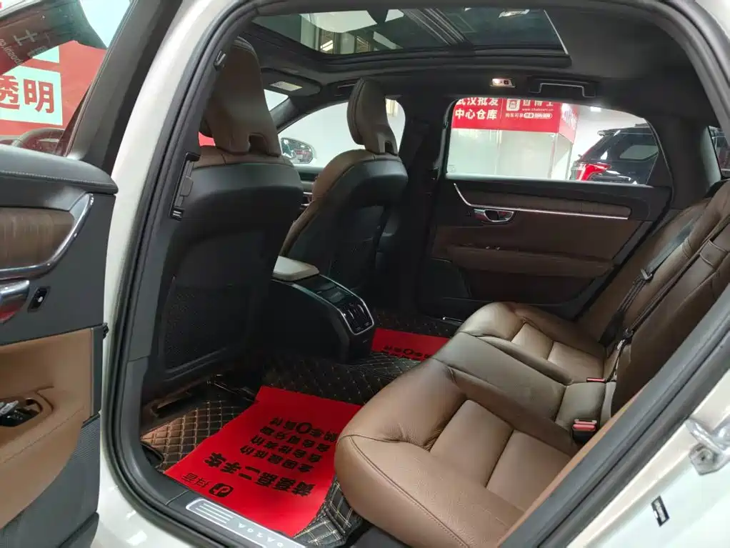 Volvo S90 — миниатюра 9