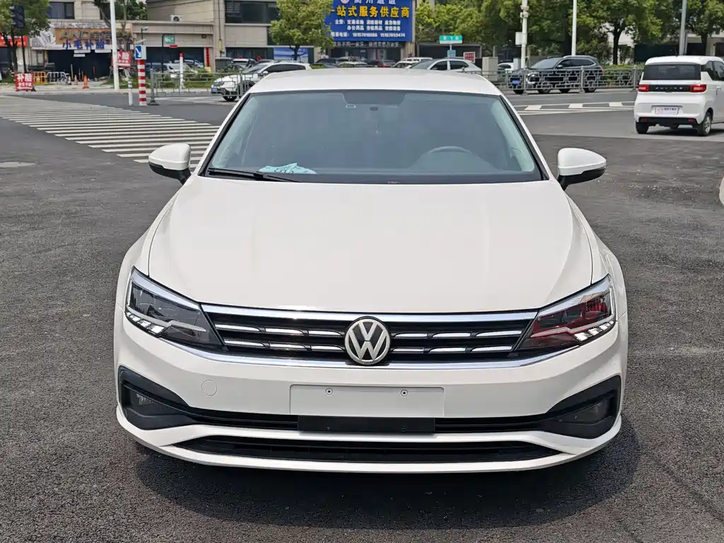 Volkswagen Lamando 2019 230TSI DSG V