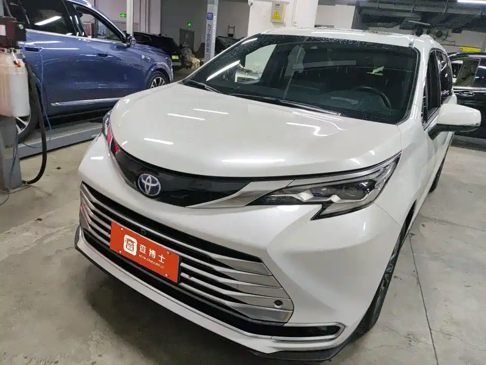 2022 Toyota Sienna - zdjęcie 1 z 9