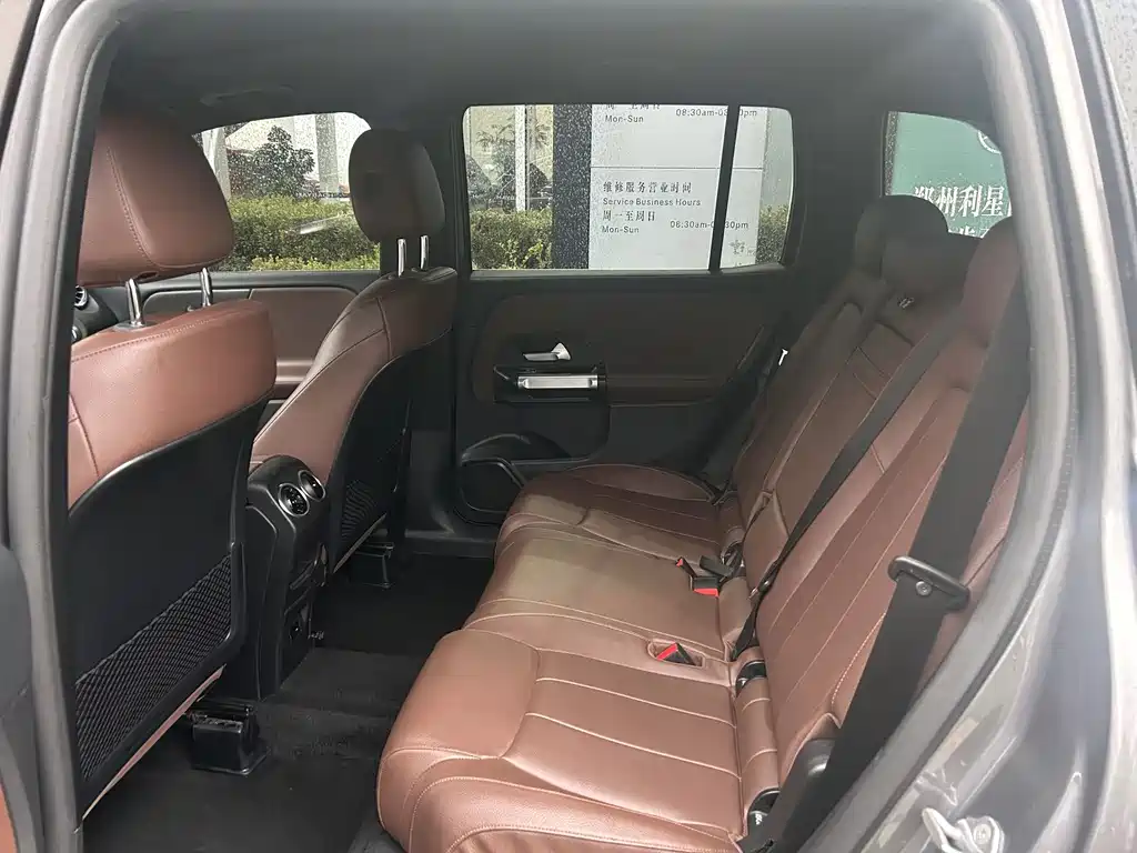 Mercedes-Benz GLB — миниатюра 8