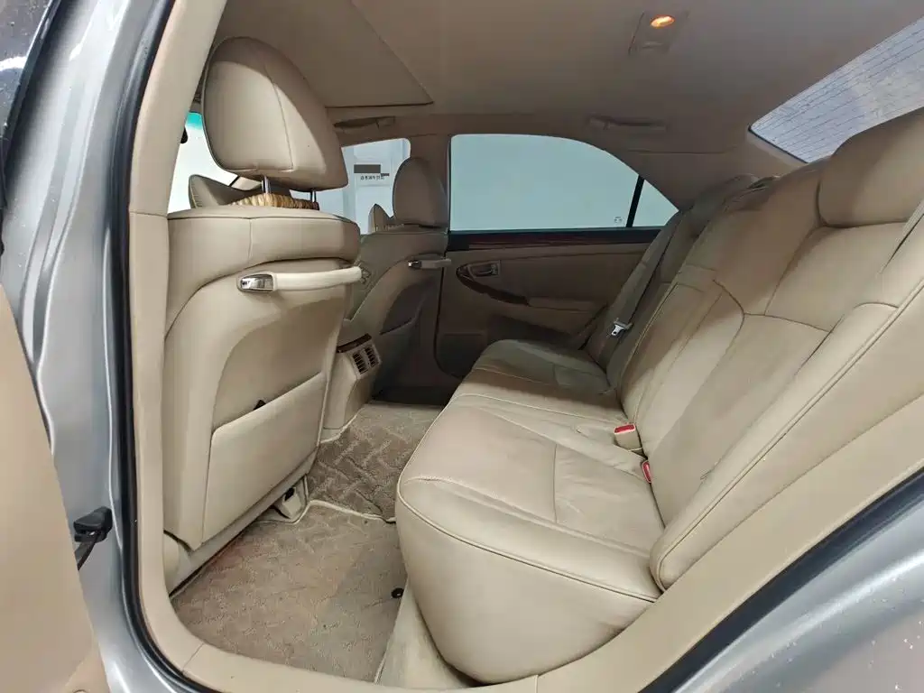 Toyota Crown — миниатюра 6