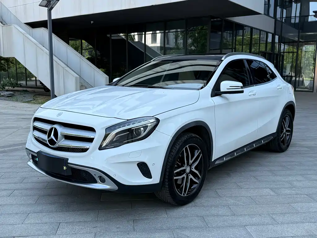 Mercedes-Benz GLA 2015