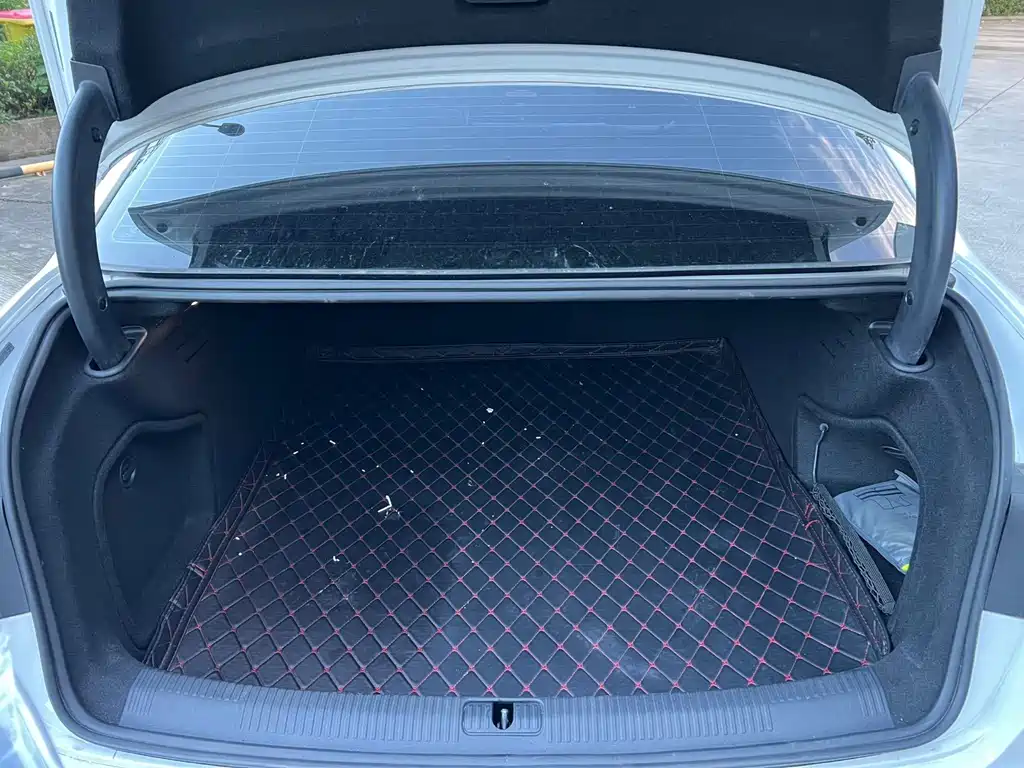 Audi A4L — миниатюра 11