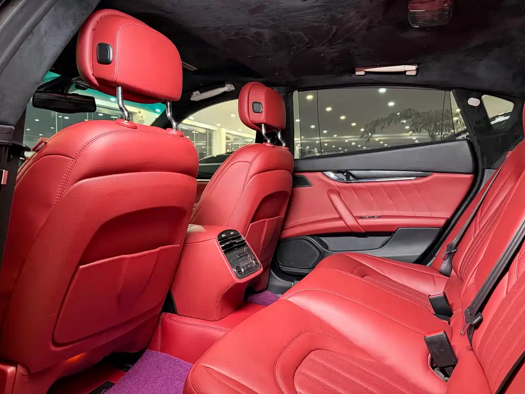 Maserati Quattroporte — миниатюра 9