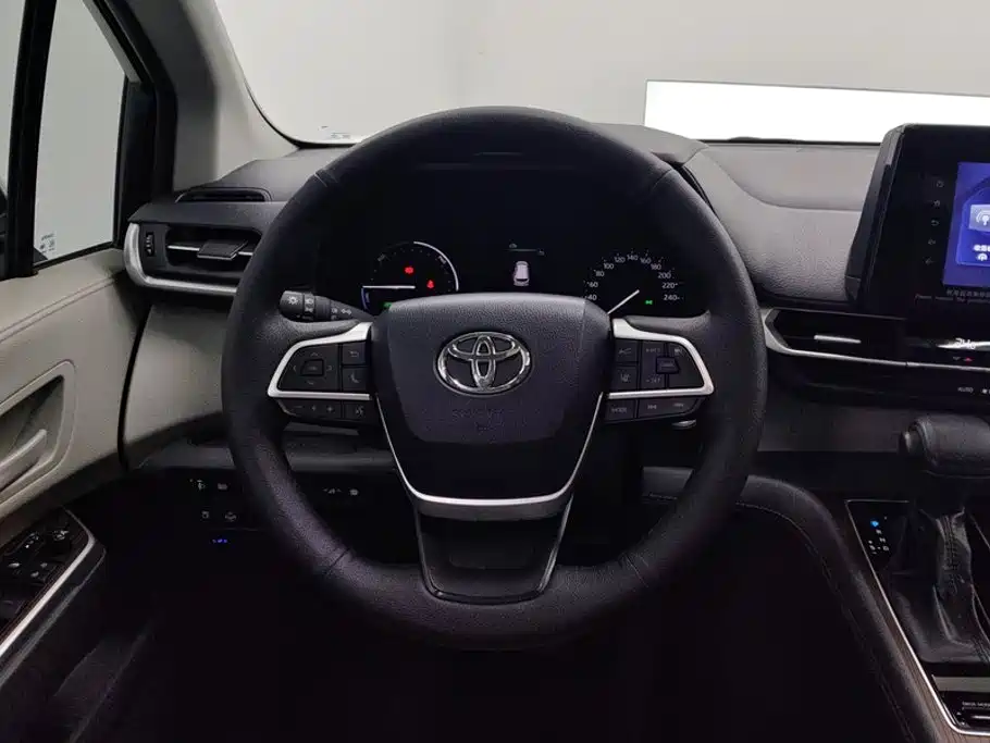 Toyota Sienna — миниатюра 15