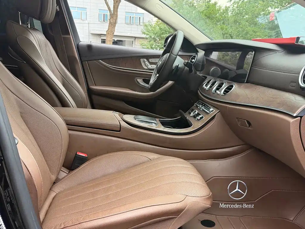 Mercedes-Benz E-Class — миниатюра 5