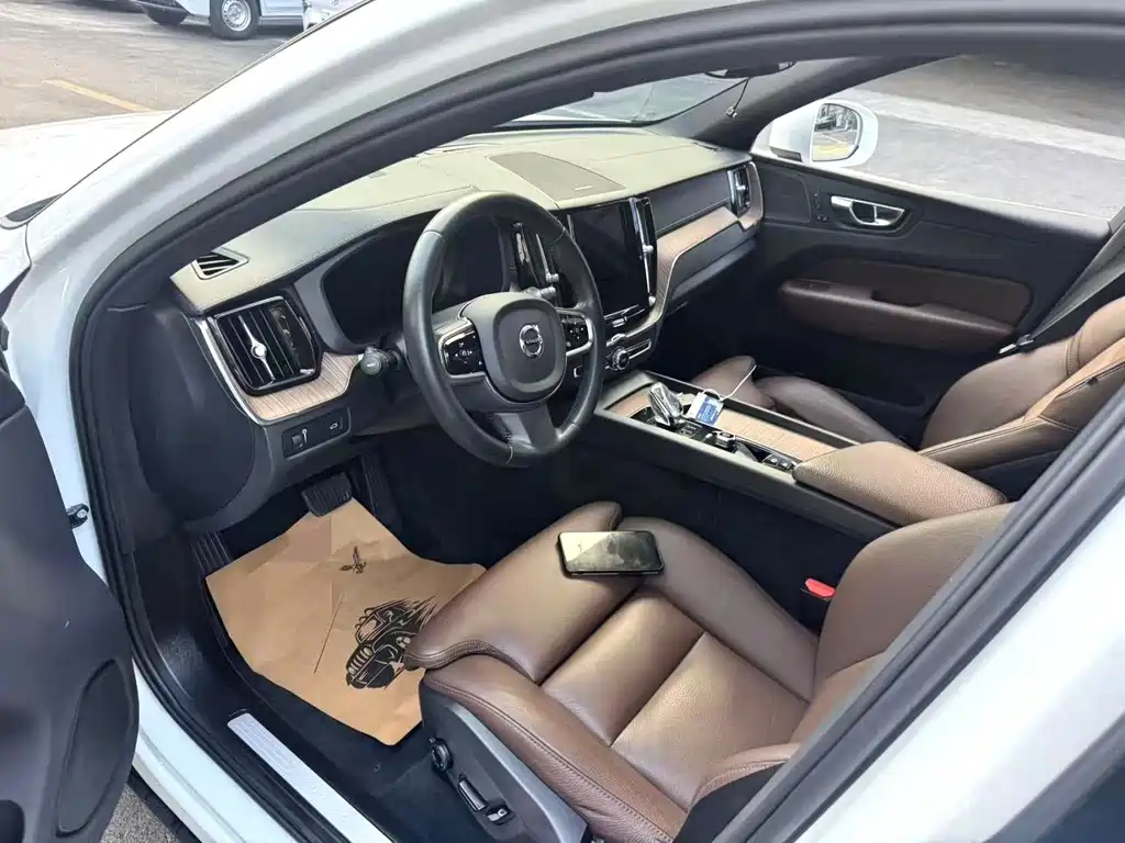 Volvo XC60 — миниатюра 7